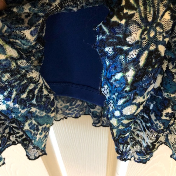 Cute skirt size small - Picture 2 of 6